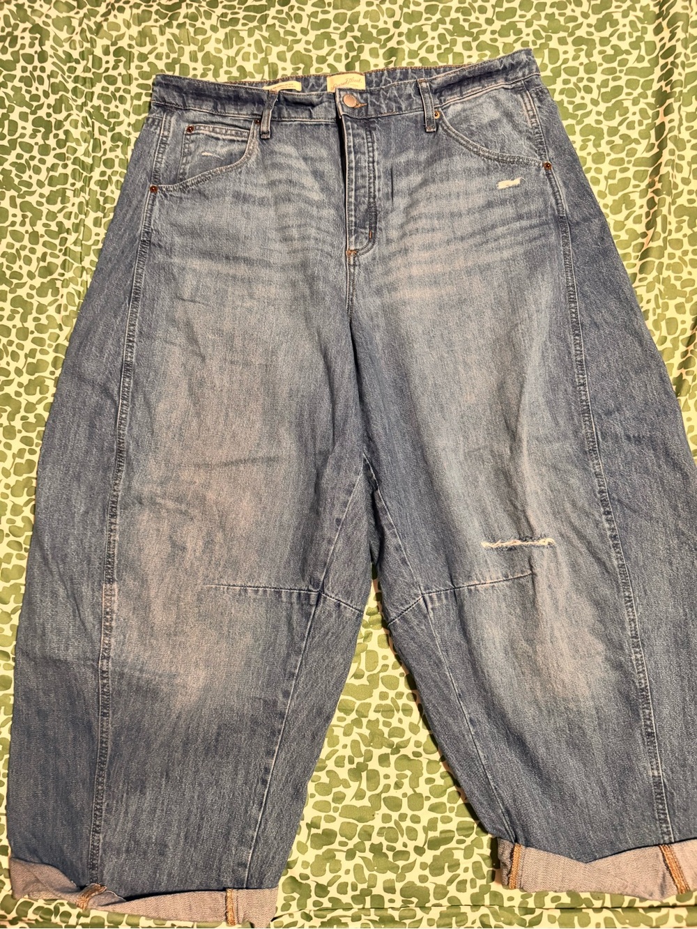 Universal Thread Washed Blue Boyfriend Barrel Jeans with Distressing
